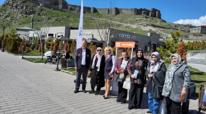 “Milletin Kapısı” Açık Kapı Kars’ta vatandaşlarla buluşuyor