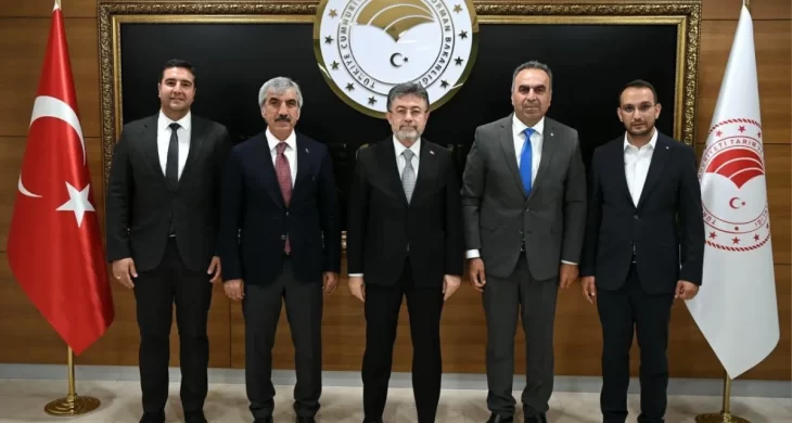 Milletvekili Ahmet Salih Dal, Bakan Yumaklı’yı Kilis zeytin festivali’ne davet etti