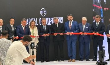 Ankara, modanın Başkenti oldu; Uluslararası Hazır Giyim ve Moda Fuarı başladı