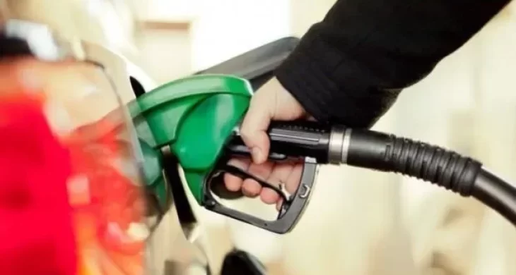 Motorine kısa süreli indirim geldi, zam kapıda