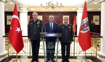 Bakan Güler, Kara Kuvvetleri Komutanlığı’ndaki devir-teslim törenine katıldı