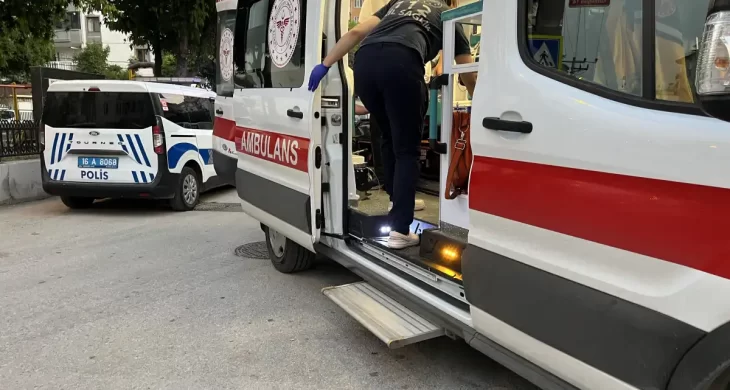 Mudanya’da motosiklet ile otomobil çarpıştı: 2 genç yaralı