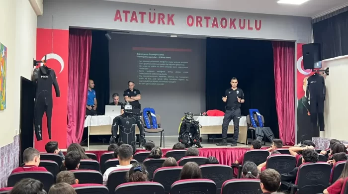 Mudanya’da öğrencilere “Suda Boğulma” eğitimi