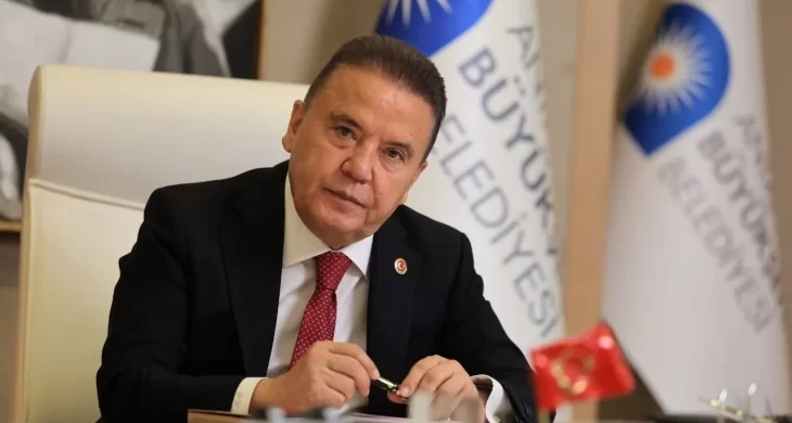 Muhittin Böcek kalp rahatsızlığı nedeniyle hastaneye kaldırıldı