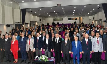 Trabzon’da başarılı gazeteciler ödüllerini ve plaketlerini aldılar