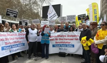 Öğrenci Veli Derneği okul saldırılarına tepki göstermek için Ankara’da eylem yaptı