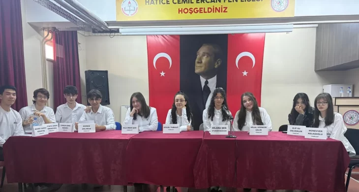 Öğrencilerden “Safahat İzinde Değerler Arayışı”