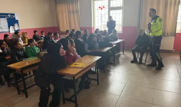 Öğrencilere trafik bilinci aşılanıyor