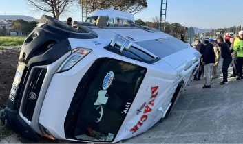 Öğrencileri taşıyan minibüs devrildi: 8 yaralı