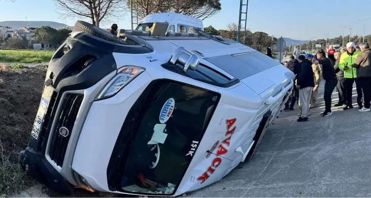Öğrencileri taşıyan minibüs devrildi: 8 yaralı