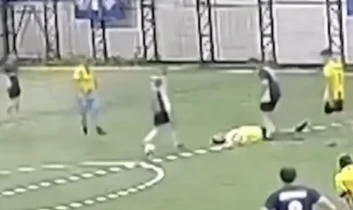 Ölüm halı sahada yakaladı