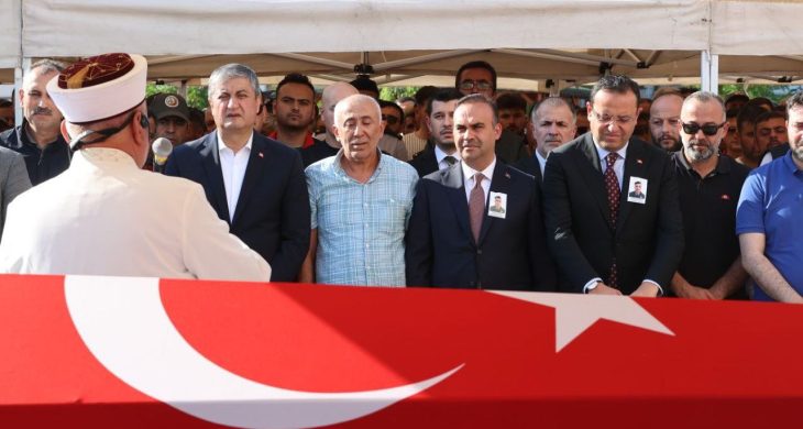 Orman yangınında hayatını kaybeden 10 kahraman son yolculuklarına uğurlandı