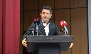 Osman Boyraz gençlerle bütünleşiyor: Üniversiteli gençlere ilham oluyor