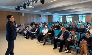 Osman Erkan: yalnızlık sanal bağımlılığı tetikler