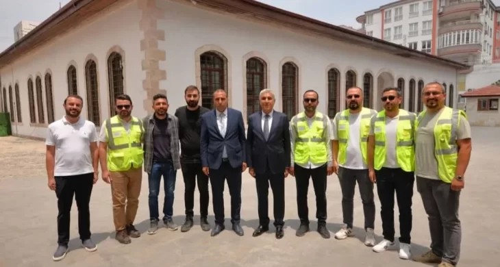 Osmaniye’de tarih yıkılmadı, küllerinden yeniden doğdu!