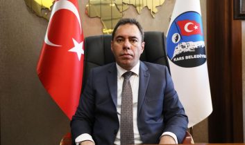 Kars Belediyesi’nden binlerce aileye kıyafet desteği