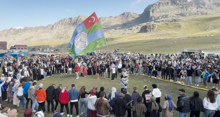 Ovit Yaylasında ilk gün coşkusu; on binler horona durdu