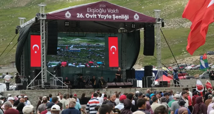 Ovit’te ilk gün coşkusu; Yaylada horon ve türkü şöleni