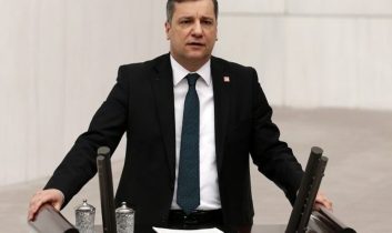 CHP’li Özgür Ceylan’dan çarpıcı iddia: 130 bin mülteci askerlik listesine alındı