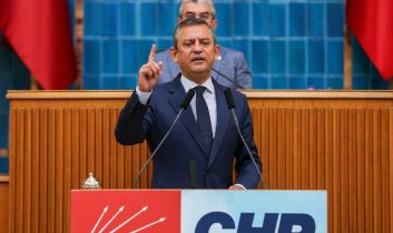 CHP lideri Özel: Darbeye teslim olmayacağız