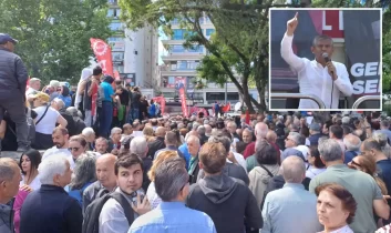 Özgür Özel CHP Ankara İl Başkanlığı önünde düzenlenen bayramlaşma programına katıldı