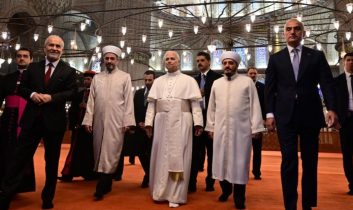 Papa 14. Leo, Sultanahmet Camii’ni ziyaret etti