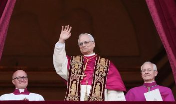 Papa 14. Leo, Saint Esprit Katedrali’nde ayine katıldı