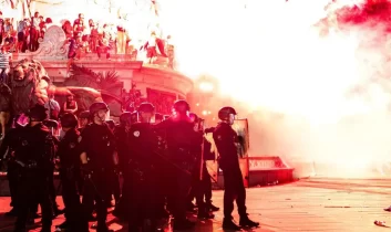 Paris’te kutlamalarda ortalık karıştı: 426 gözaltı