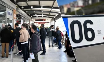 Plaka basım atölyeleri önünde uzun kuyruklar oluştu