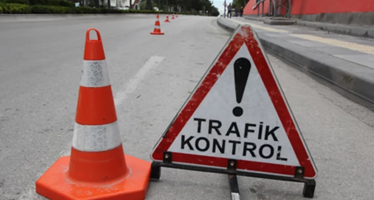 Polisin dur ihtarına uymadı cezayı yedi