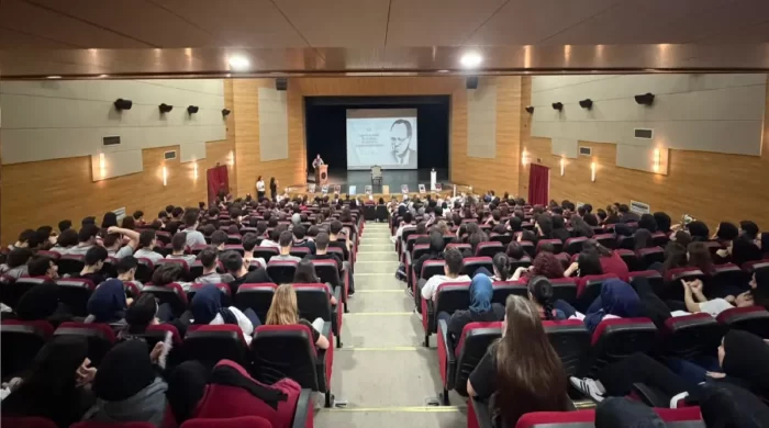 Prof. Dr. Ümit Meriç, Cemil Meriç’i Anma programı kapsamında Düzce’de öğrenci ve öğretmenlerle buluştu