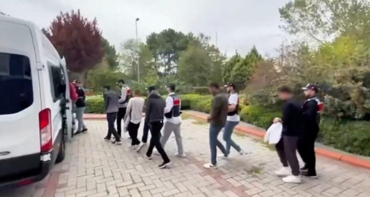 PTT ve HGS adıyla yanıltıcı SMS’lerle dolandırıcılık: 12 şüpheli yakalandı