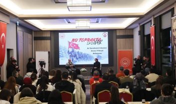 Sarıkamış’ta “Vatan Sevgisi” buluşması: Bakan Göktaş ve Hasan Kaçan gençlerle bir araya geldi