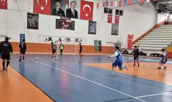 Kars’ta futsal rüzgarı: Gençler il birinciliği sona erdi