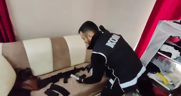 Kars’ta yasa dışı silah ticareti operasyonu: 8 gözaltı