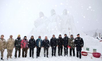 Kars Valisi Ziya Polat, ​Kardan Heykeller çalışmalarını yerinde inceledi