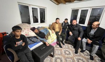 “Hayırlı Günler Komşum, Derdin Derdimizdir” projesi kapsamında Çiçek teyzeye yardım eli uzatıldı