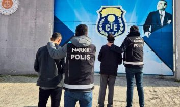 Kars’ta kesinleşmiş hapis cezası bulunan 2 şahıs tutuklandı