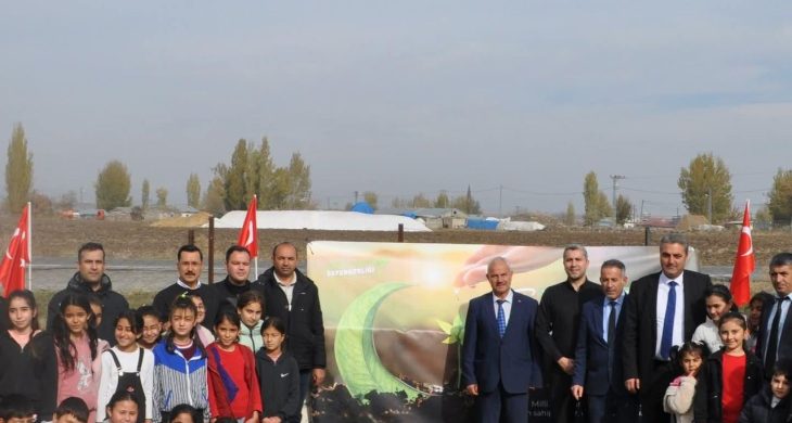 Akyaka’da 11 Kasım Milli Ağaçlandırma Günü’nde geleceğe nefes oldular