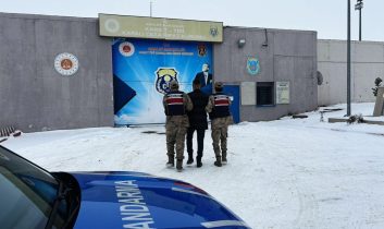 Firari Şahıs Kars Jandarmasından kaçamadı yakalandı!
