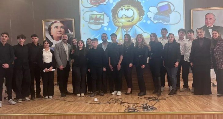 Kars Yeşilay öncülüğünde bağımlılık konulu münazara etkinliği düzenlendi