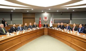 Damızlık Sığır Yetiştiricileri Merkez Birliği, Tarım Bakanı Yumaklı ile bir araya geldi