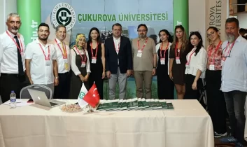 Rektör Beriş tercih sürecindeki öğrencilere ÇÜ’yü tanıttı