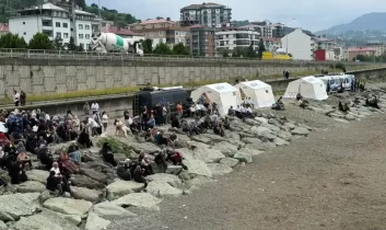Rize Çayeli’nde denizde kaybolan 10 yaşındaki çocuk için arama çalışmaları sürüyor