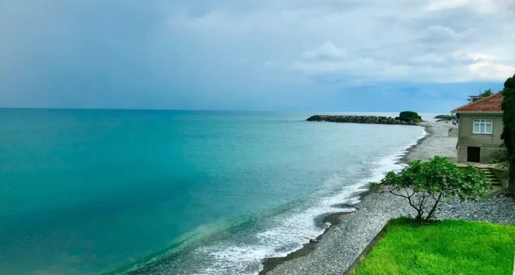 Olumsuz hava şartları 4 ilde denize girişi yasaklattı