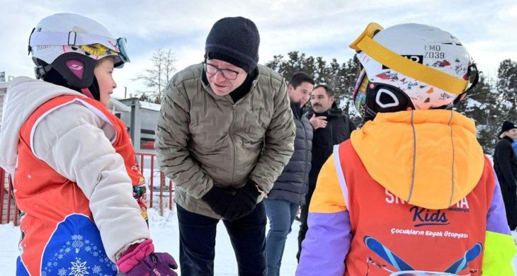 Kristal Kar Diyarında Vali Polat ve “Surfer Boy” Sarıkamış’ta