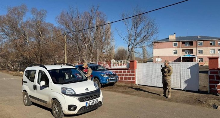 Kars’ta bin yüz kırk iki şahsın GBT sorgusu yapıldı, okul önleri ve sokaklar mercek altında