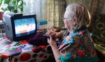 RTÜK araştırması: Yaşlılar günde 5 saatten fazla televizyon izliyor