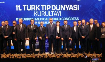 Bakan Memişoğlu 11. Türk Tıp Dünyası Kurultayı’nda konuştu