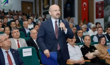 Sağlıkta istikrar devam ediyor: Halil Nacar’a 3 yıl daha görev